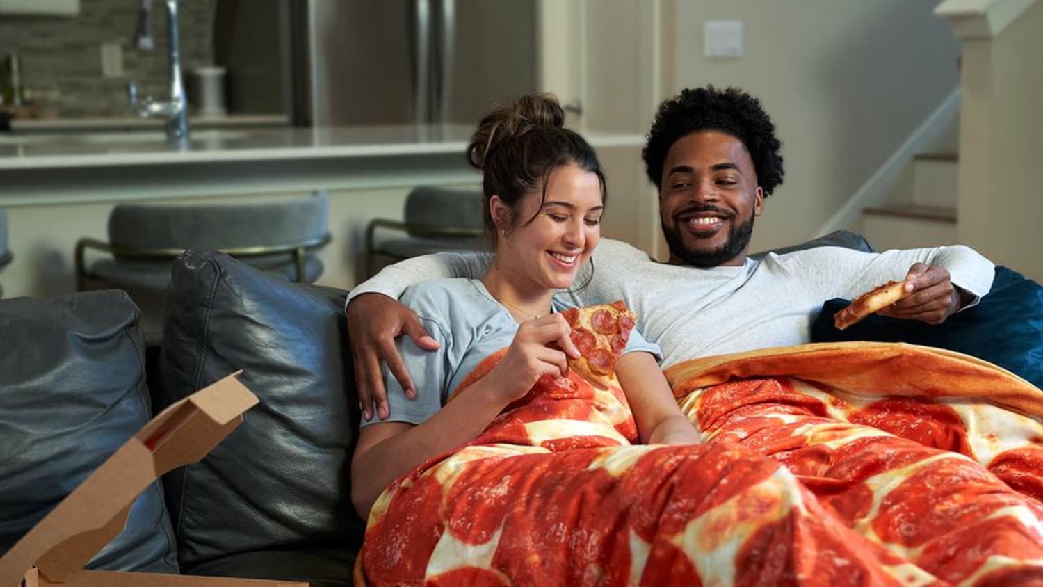 Gravity store pizza blanket